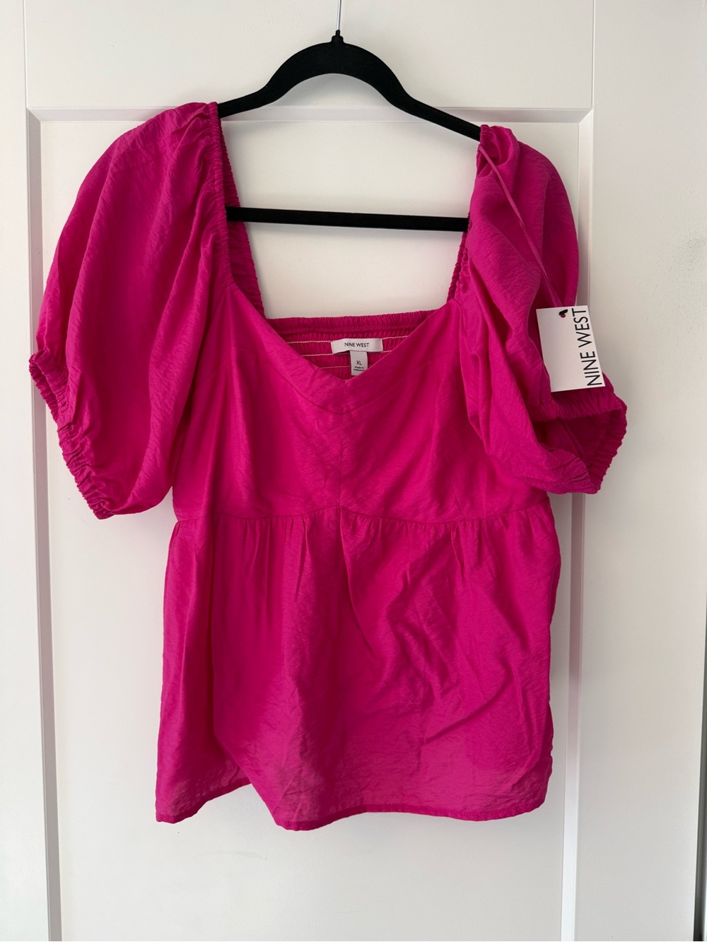 NWT- Women’s Nine West Bright Fuchsia Puff Sleeve Blouse Size XL